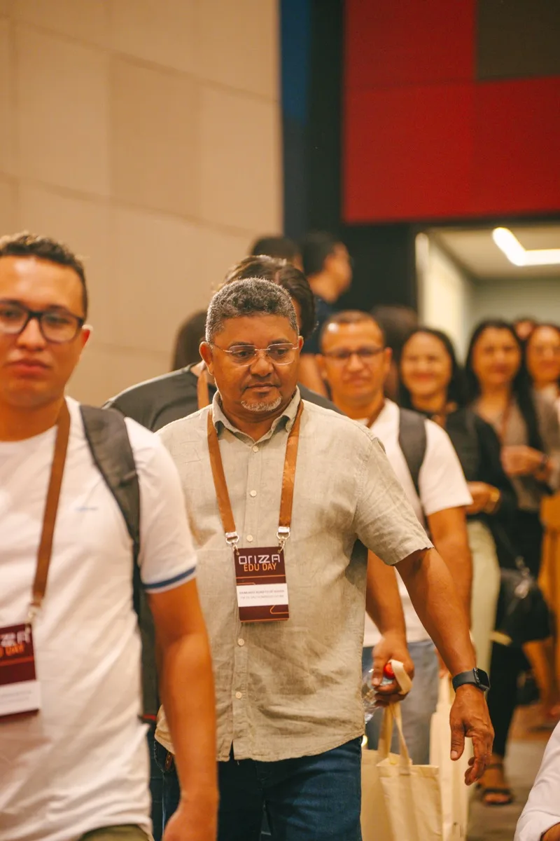 Profissionais entrando no evento